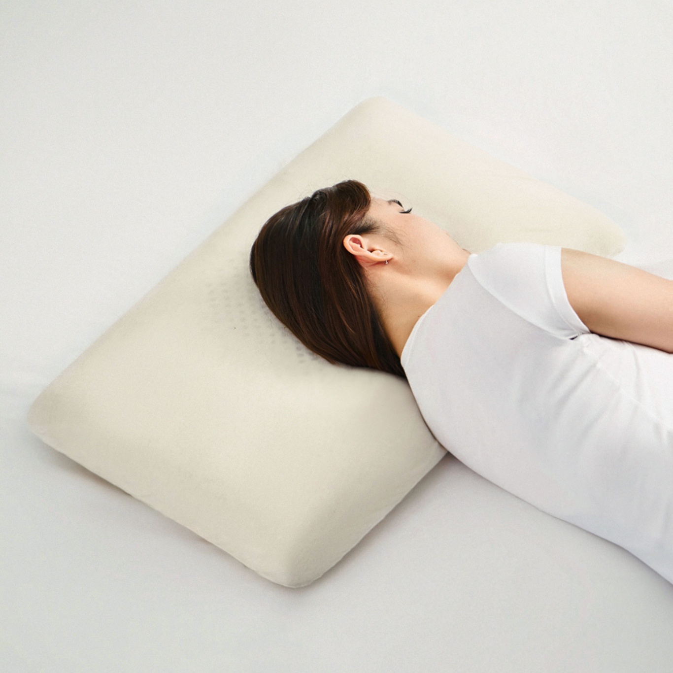 Nên sử dụng ruột gối cao su hay gối bông? Gợi ý chọn ruột gối Everon phù hợp